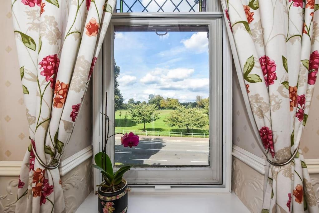 Traditional 3-Bed Property In Pontcanna With Parking Cardiff Exterior photo