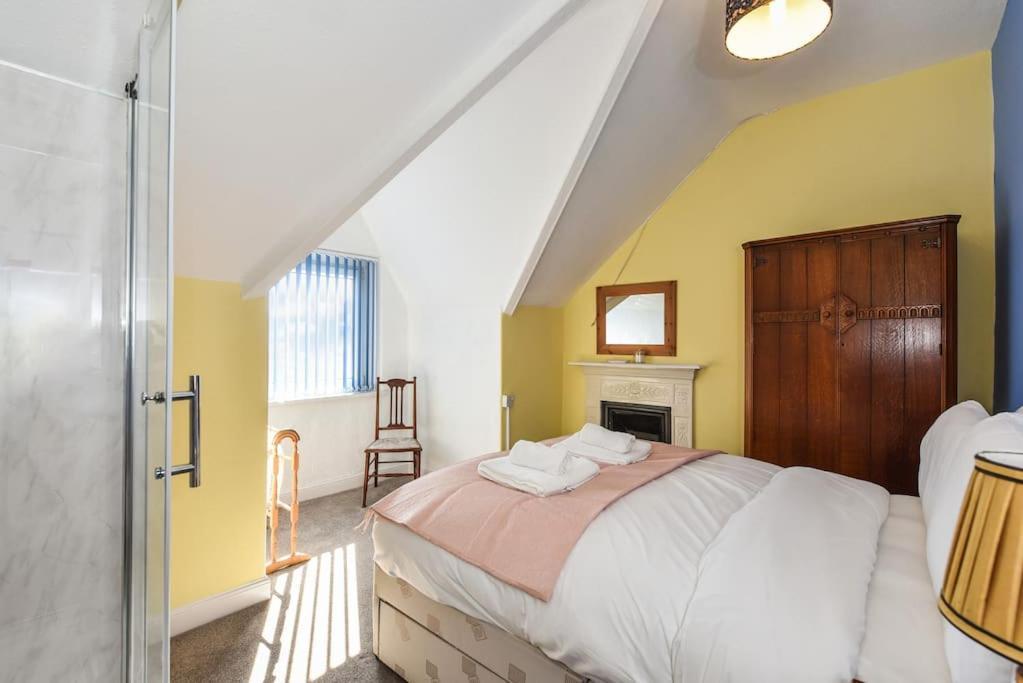 Traditional 3-Bed Property In Pontcanna With Parking Cardiff Exterior photo